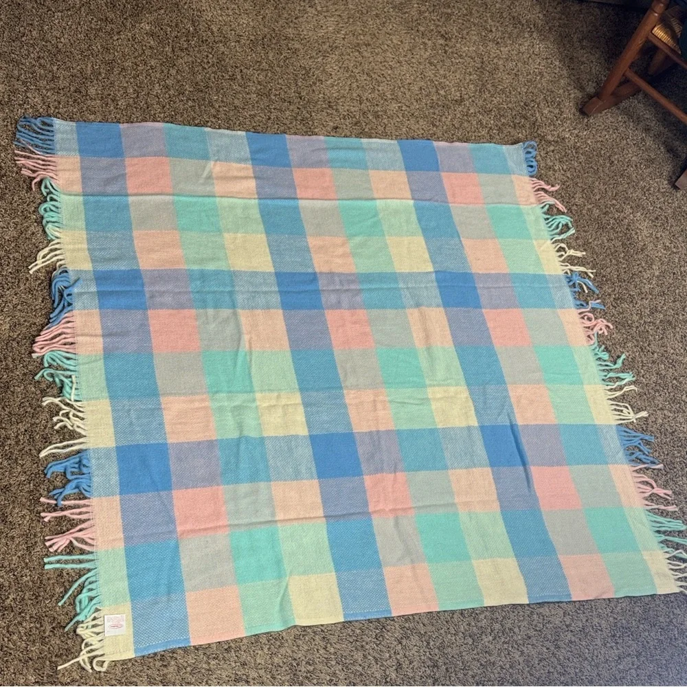 Vintage Chatham pastel blanket / throw with fringe ends New Made in USA